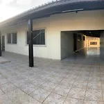 Casa Ampla Com Piscina E Churrasqueira