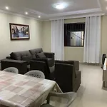 Casa Ampla Com Piscina E Churrasqueira