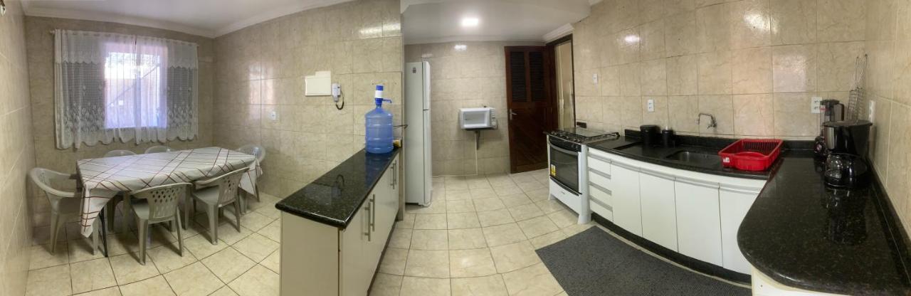 Casa Ampla Com Piscina E Churrasqueira